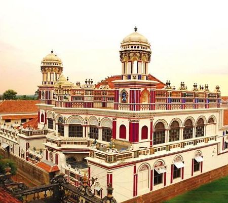 Chidambara Vilas - A Luxury Heritage Resort Kanadukattan Экстерьер фото