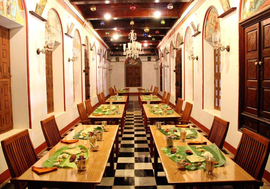 Chidambara Vilas - A Luxury Heritage Resort Kanadukattan Экстерьер фото